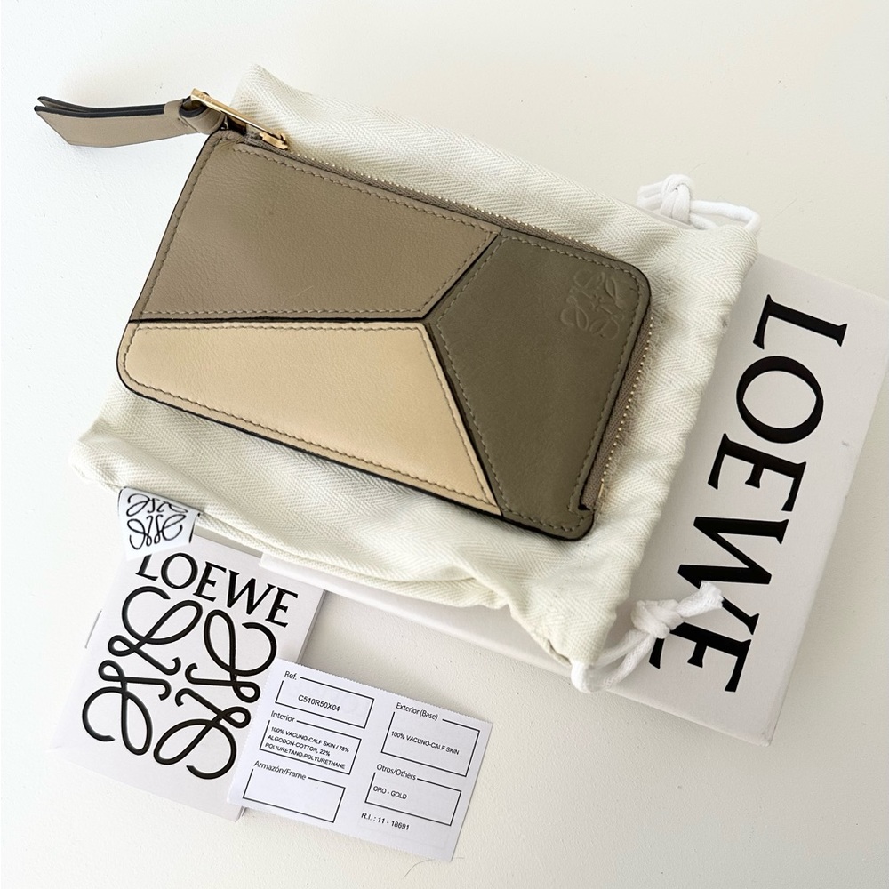 Loewe Puzzle Coin Cardholder in Classic Calfskin